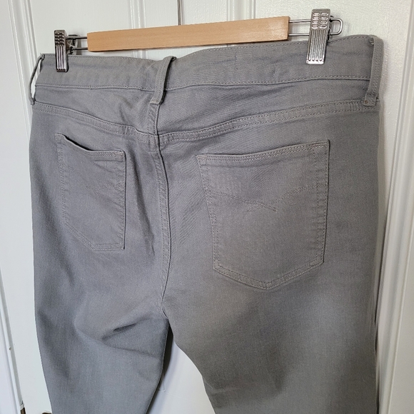 Gap 1969 Cropped Light Grey Denim Jeans - Picture 7 of 9